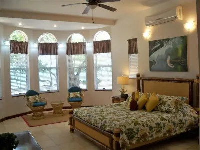 SOPHISTICATED LUXURY -- Beach Front Villa