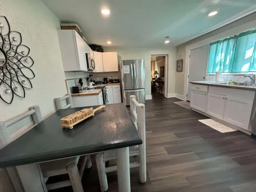 Unit 5 - Pinal Creek East - Gold Unit; 2-bedroom apartment with AC and WiFi Hotels in Globe