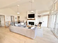 Brand new luxury waterfront cottage