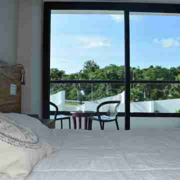 Beautiful Beach front Condo with pool and Espectacular ocean views Rooms