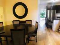 Stunning Private Apartment with a Beautiful Garden Oasis!