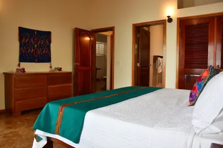 Beachfront Villa with a Pool and 360° Rooftop Views