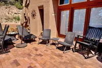 Private Upscale Mountain View Retreat Just  12 Minutes from the Santa Fe Plaza. Hotels in Chupadero