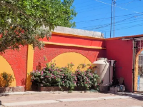 Acogedora casa de 2, recámaras con WiFi, aire y estacionamiento  en Cd. Juárez Hotels in 