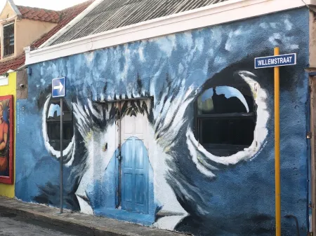 Romantic getaway on the Caribbean with private plunge pool. Отели рядом с достопримечательностью «Cas Abao Beach»