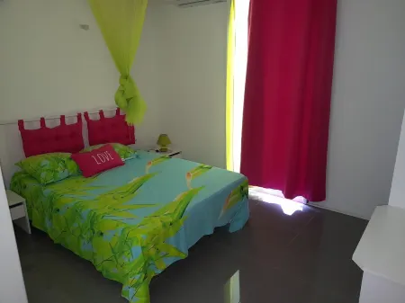 APARTMENT NEW TYPE F3 Отели в г. Ривьер-Сале