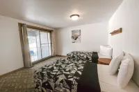 6 bdrm Cottage@Blue Mountain, Private Beach Access, Hot Tub/BBQ/Petfriendly
