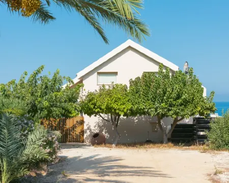 Seafront luxury villa with private swimming pool in Pomos, Cyprus. Hotels in Pomos