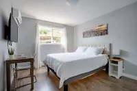 Seattle Spacious Modern Comforts Hotels in White Center