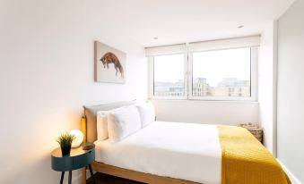 Bright London Bridge Apartment