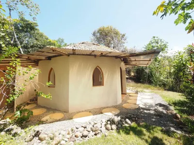 Paradiselodge - Casa Romantica Hotels near Diamante Water Fall