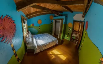 Serenity on Seven Acres - Luxurious Log Cabin