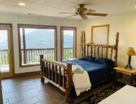 Chalet in the Mountains with Panoramic Views Отели рядом с достопримечательностью «Гамильтон Гарденс эт Лейк Чатудж»
