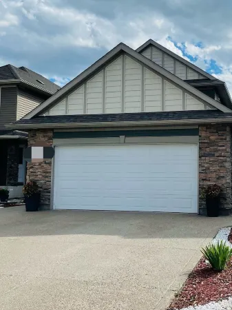 The Sophie's @ Sask (3BR/2.5BA) Отели рядом с достопримечательностью «Университет Саскачевана»