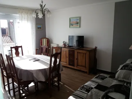 Rent apartment 4 people Отели рядом с достопримечательностью «Quartier de l'Ile de Penotte»
