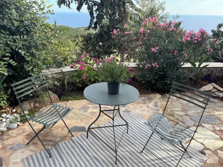 Detached comfortable stone house with wonderful views 10 min from the sea