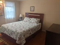 Comfortable Townhouse Walk To Beach with AC and private yard Hotels in Dennis