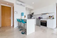 Beautiful 2 BDR condo in Downtown