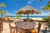 Beachfront Estate Sleeps 12! Walk Everywhere in Los Barriles with Pool & Spa