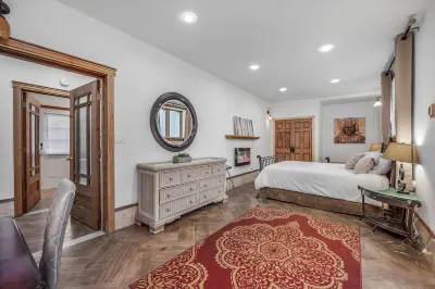 Water view, large 2 bedroom in N Everett 호워스 공원 주변 호텔