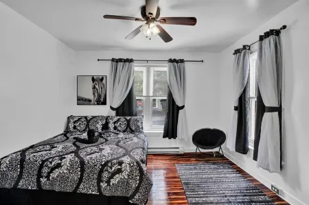 Allentown paradise near ppl center -1 paid parking per booking