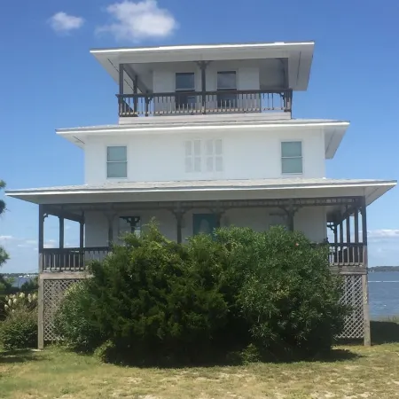 WATERFRONT! Tranquility bytheSea, CShoreBeachHome, Across from Beach onthe Sound