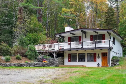Mtn View & Hot Tub-Peaceful Property w/ stream-mins to Hiking, Biking, Swimming