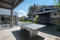 Villa Caumartin, heated pool from April to All Saints' Day vacations Hotels in Le Bois-Plage-en-Ré