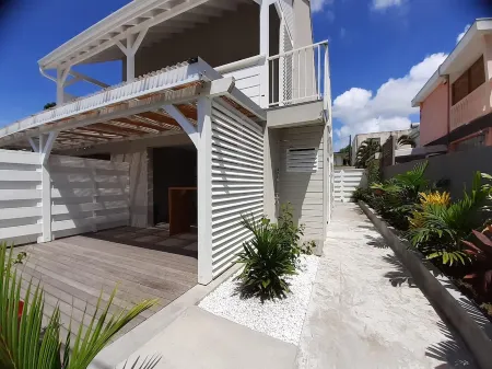 Spacieux t2 a 150 mettre de la plage jardin terrasse cheques ANCV acceptés