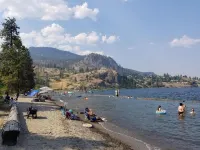 Quiet location with stunning view, close to downtown, wineries, beaches Hotels in West Kelowna