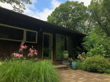 Secluded Getaway: Bear Mt, Cold Spring, Beacon, West Point! Отели в г. Филипстаун