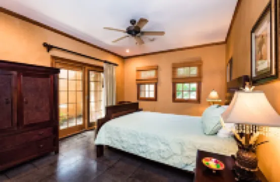 Spacious 2BR/2Bath 5 Star Villa - Steps from Blue Water & White Sand Beach