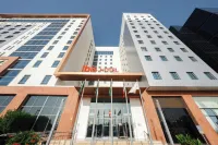 Ibis Jeddah City Center Hotels near Van Cleef & Arpels (Jeddah - Al Khayyat Mall)