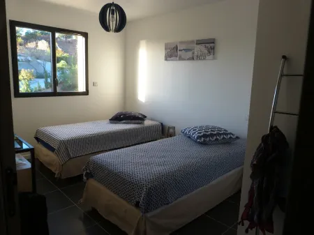 AGOSTA PLAGE, T4, SEA VIEW, 3 BEDROOMS ( 6-8 PERS), 2KM FROM BEACH AND SHOPS