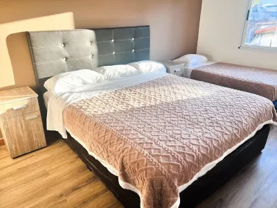 Complete house with garage and patio with barbecue Hotel a