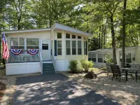 Cheerful cottage with All inclusive family fun! Hotéis em Casco
