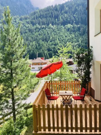 's Lois - beautiful apartment in the beautiful Kaunertal for 2-4 p. with terrace, balcony, garage