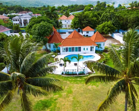 Newly Renovated!! COCO PALMS - Exclusive villa with private pool/beach access. Hotels in Greenwich Park