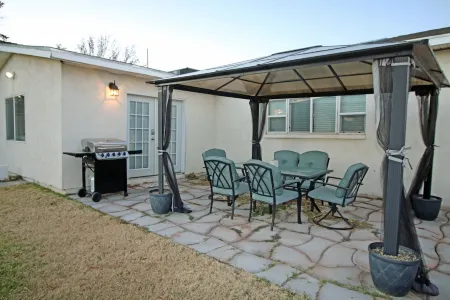 Grand Abode - Beautiful Spacious Home for families