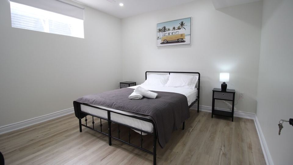 Beautiful Separate Unit near GrandRiver & Kiwanis Park