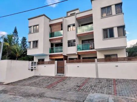 Designer Luxury 3 Beds with Pool, Patio & Sundowners Отели в г. Флик ан Флак