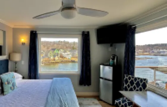 Harborage Inn on the Oceanfront Hotels in Boothbay Harbor