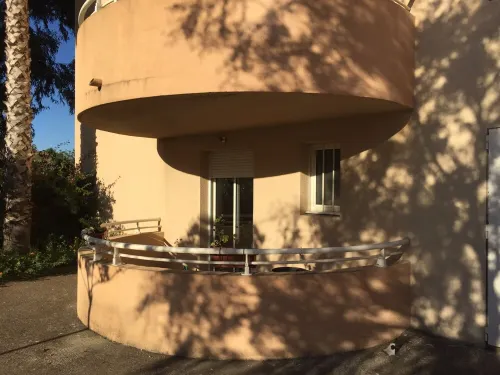 Beau T2/3 rdc Avec Grande Terrasse en Corse Hotels in Furiani