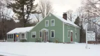 Truman Gillet House B & B Hotels near Farmington River