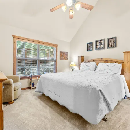 Dakota Lodge 2 Bedroom Home by RedAwning
