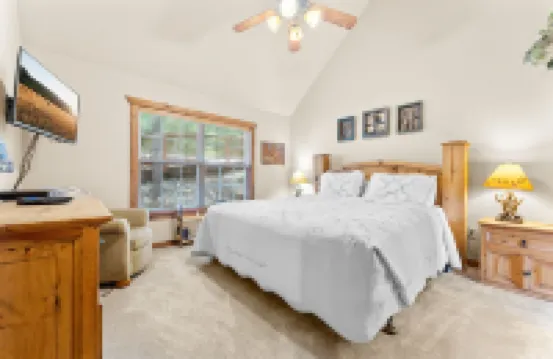 Dakota Lodge 2 Bedroom Home by RedAwning