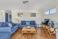 Zephyr Shores - Port Willunga - C21 SouthCoast Holidays Hotels in Aldinga Beach
