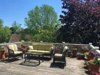 Yankee Peddler Inn Hotels in Newport