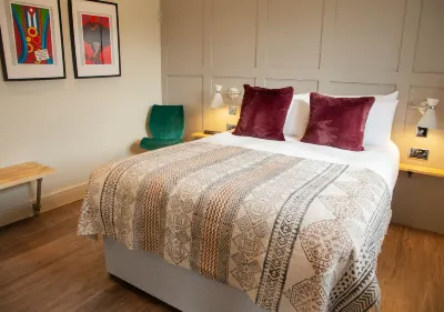 The Kings Arms Hotel Hotels in Crudwell