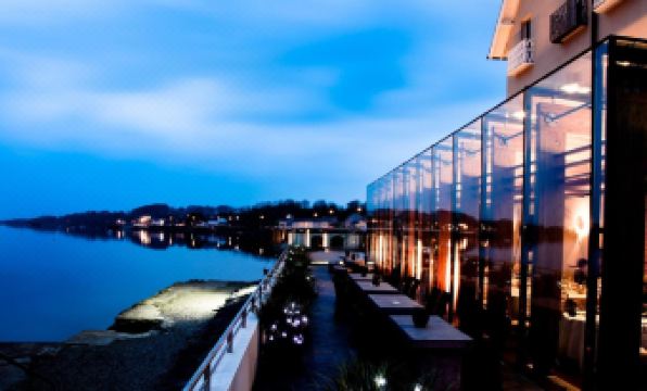 Ice House Hotel - Housity